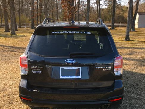 Used 2017 Subaru Forester 2.5i Limited image 4