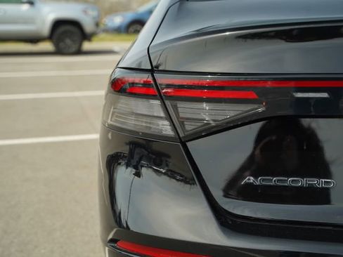 Used 2025 Honda Accord SE image 39