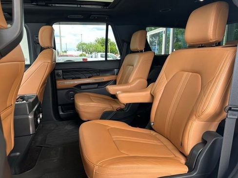 Used 2023 Ford Expedition Platinum AWD/4WD image 15