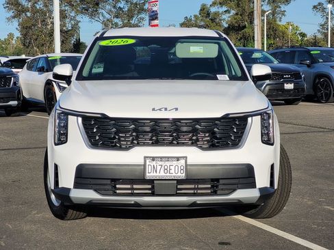 Used 2026 Kia Sorento LX FWD image 2