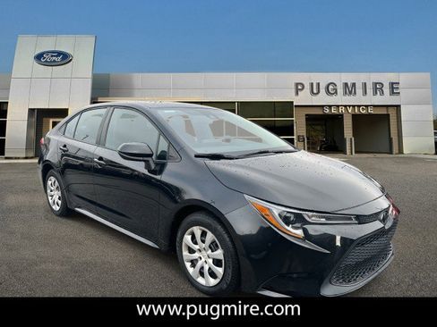 Used 2022 Toyota Corolla LE image 1