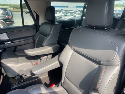 Used 2025 Ford Expedition Max Active AWD/4WD image 11