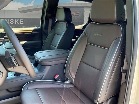 New 2026 GMC Sierra 1500 Denali w/ Technology Package AWD/4WD image 10