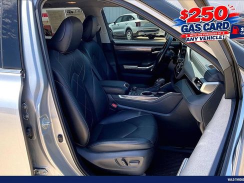 Used 2023 Toyota Highlander Platinum AWD/4WD image 7