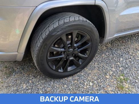 Used 2018 Jeep Grand Cherokee Altitude image 5