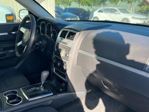 Used 2010 Dodge Charger SXT RWD image 9