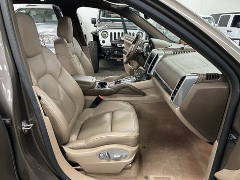Used 2013 Porsche Cayenne Diesel AWD/4WD image 13
