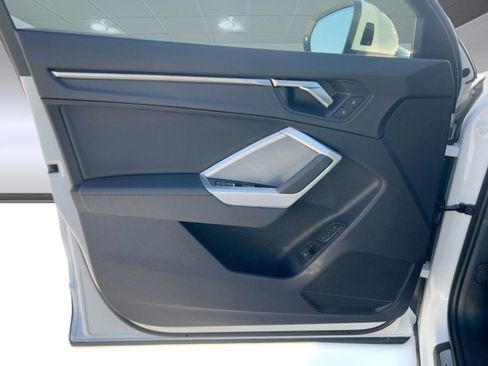 New 2025 Audi Q3 2.0T Premium image 16