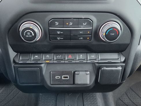 Used 2022 Chevrolet Silverado 1500 Custom image 21