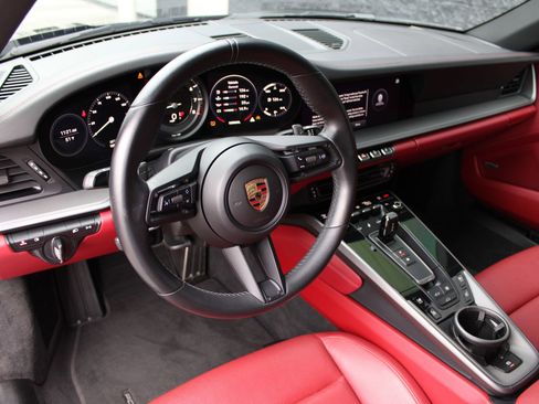 Certified 2023 Porsche 911 Carrera image 4