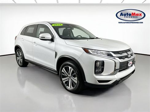 Used 2024 Mitsubishi Outlander Sport SE image 1