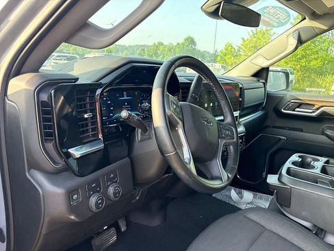 Used 2024 Chevrolet Silverado 1500 RST AWD/4WD image 8
