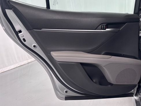 Used 2018 Toyota Camry LE FWD image 24