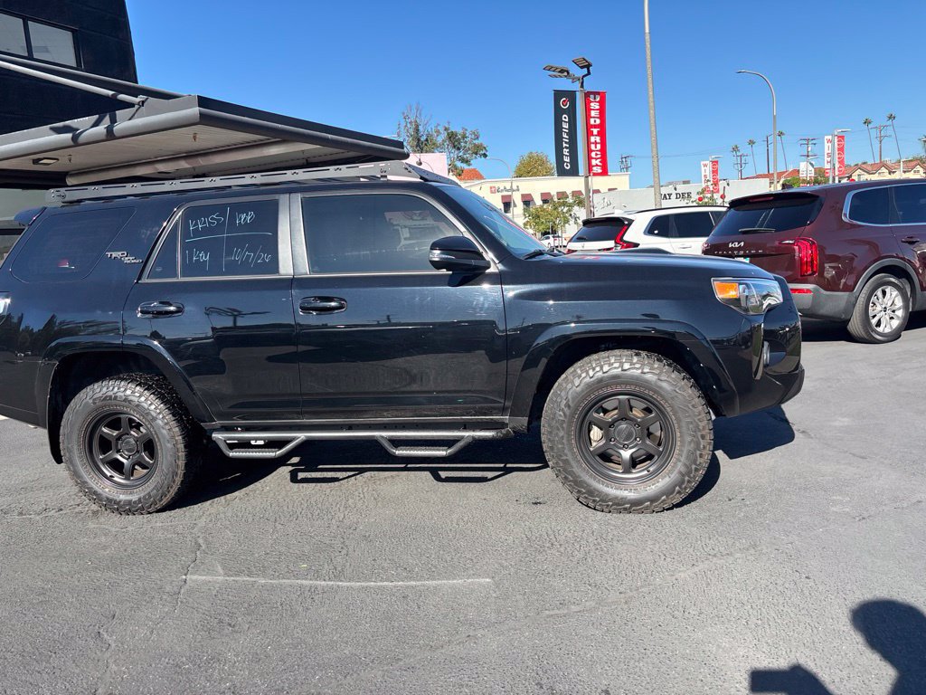 Used 2022 Toyota 4Runner TRD Off-Road Premium w/ Moonroof Package AWD/4WD image 3