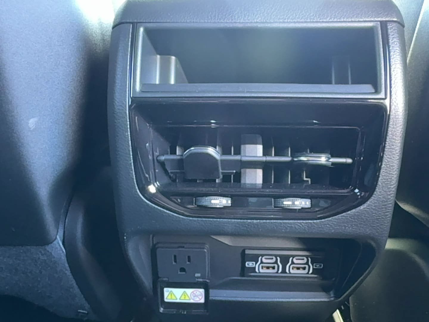 Used 2025 Jeep Grand Cherokee Altitude AWD/4WD image 24