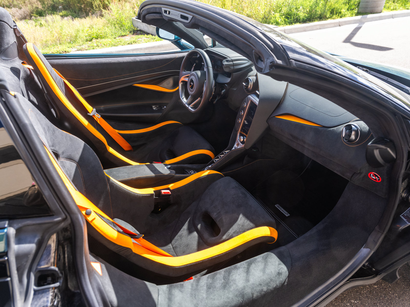 Used 2024 McLaren 750S Spider RWD image 27