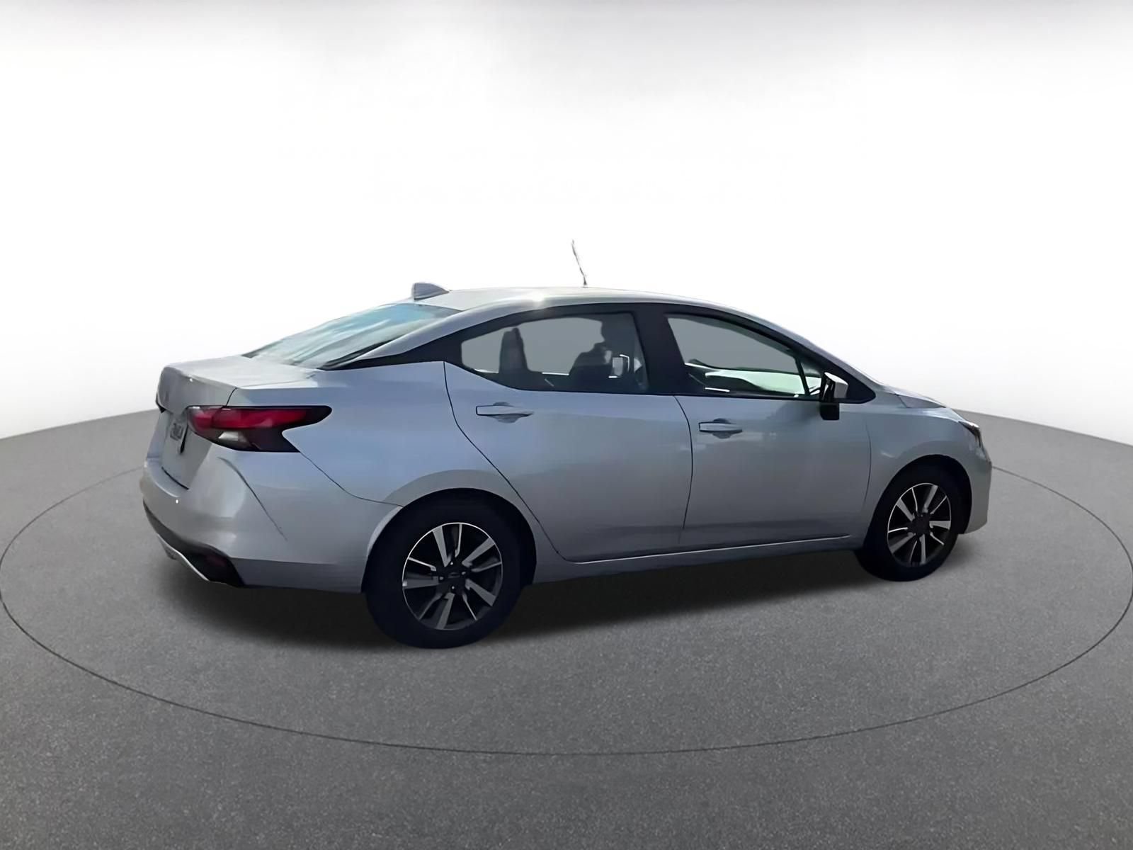 Used 2025 Nissan Versa SV FWD image 14