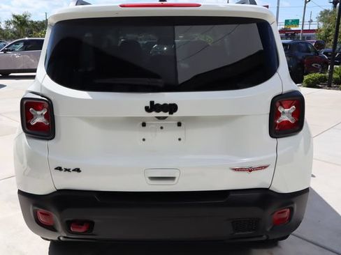 Used 2023 Jeep Renegade Trailhawk AWD/4WD image 5