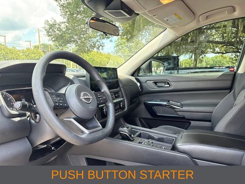 Used 2026 Nissan Pathfinder S FWD image 5
