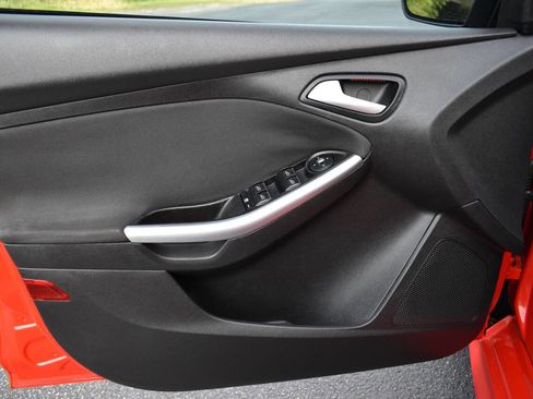 Used 2013 Ford Focus ST image 16