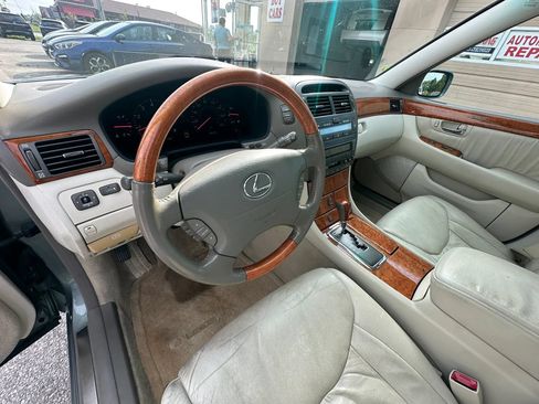 Used 2001 Lexus LS 430 RWD image 16
