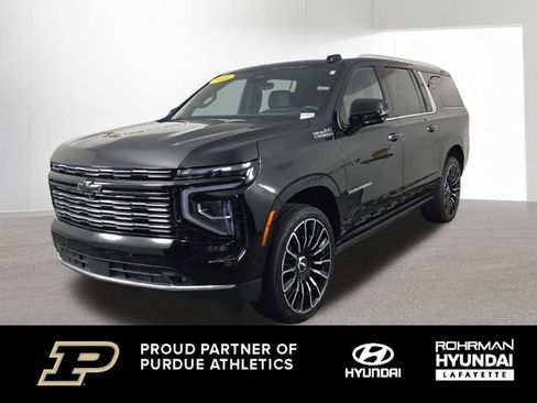 Used 2025 Chevrolet Suburban High Country AWD/4WD image 1