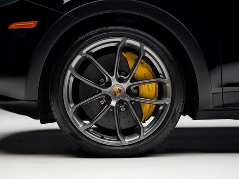 Used 2023 Porsche Cayenne Turbo GT image 18