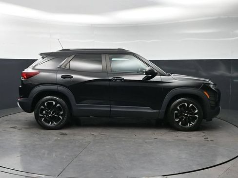 Used 2021 Chevrolet TrailBlazer LT w/ Convenience Package FWD image 4