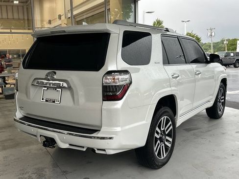 Used 2024 Toyota 4Runner Limited AWD/4WD image 3