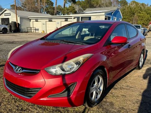 Used 2015 Hyundai Elantra SE image 4