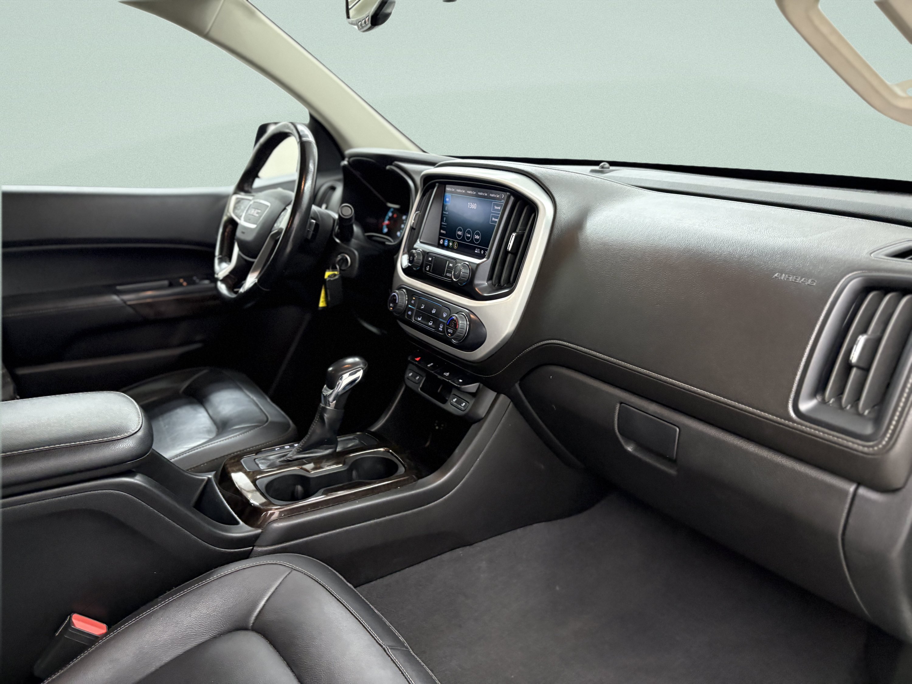 Used 2022 GMC Canyon Elevation w/ Elevation Premium Package AWD/4WD image 17