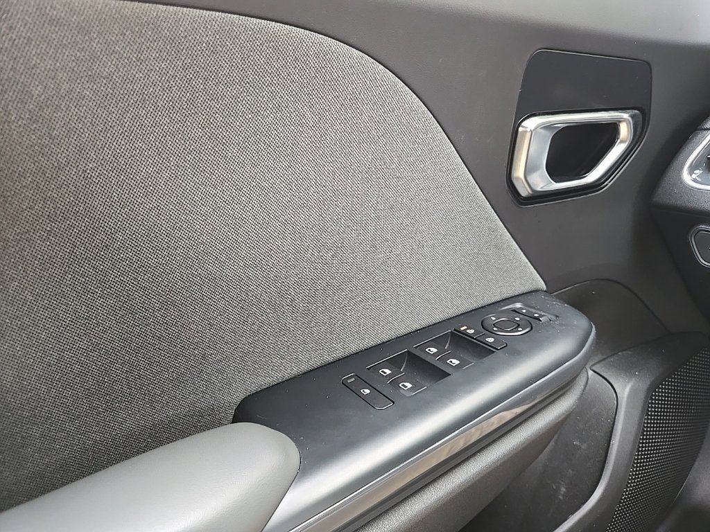Certified 2025 Kia K4 EX FWD image 18