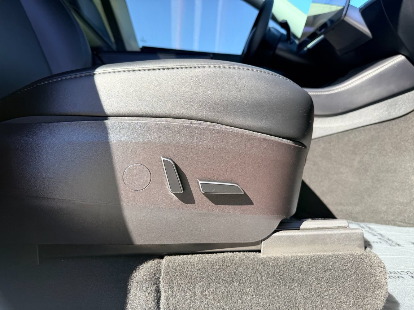 Used 2022 Tesla Model Y Performance AWD/4WD image 21