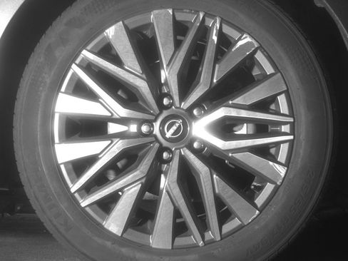 Used 2025 Nissan Altima 2.5 SV FWD image 13