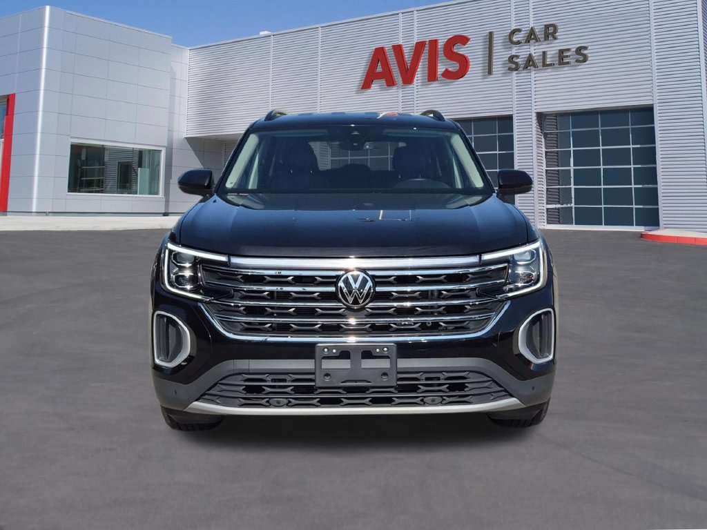 Used 2025 Volkswagen Atlas SE AWD/4WD image 2