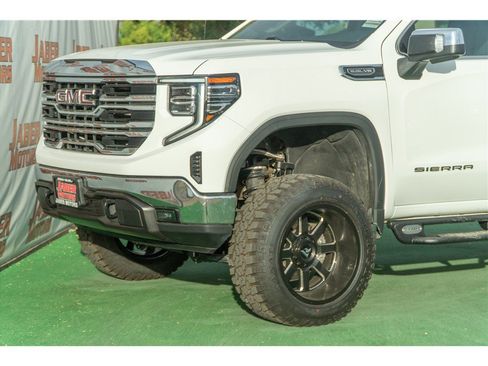 Used 2025 GMC Sierra 1500 SLT AWD/4WD image 24