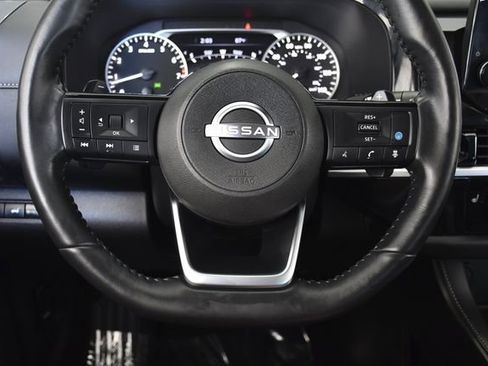 Used 2024 Nissan Pathfinder SL AWD/4WD image 7