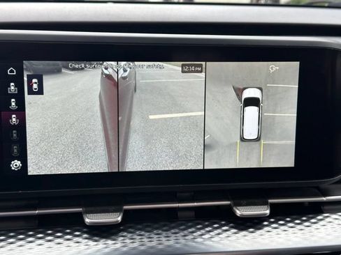 Used 2023 Kia Carnival SX Prestige FWD image 31