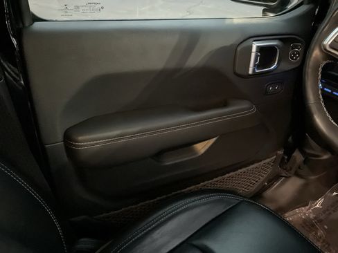 Used 2023 Jeep Wrangler Unlimited Sahara w/ Cold Weather Group image 16