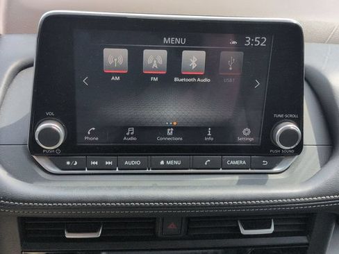 Used 2023 Nissan Rogue SV AWD/4WD image 15