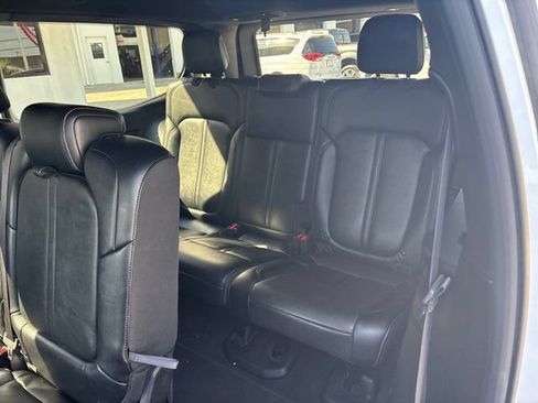 Used 2024 Jeep Wagoneer Series II w/ Flexible Seating Group RWD image 26