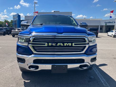 Used 2019 RAM 1500 Laramie AWD/4WD image 2
