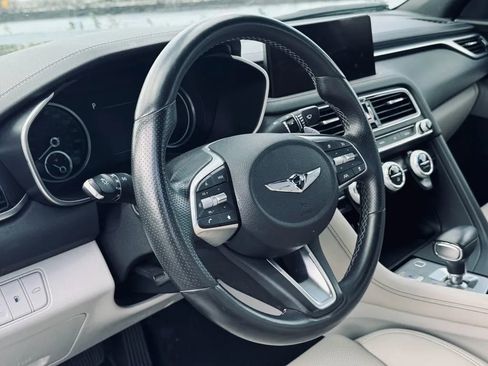 Used 2023 Genesis G70 2.0T image 9