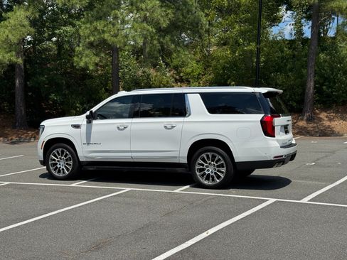 Used 2025 GMC Yukon XL Denali AWD/4WD image 7