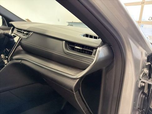 Used 2022 Jeep Grand Cherokee Overland AWD/4WD image 42