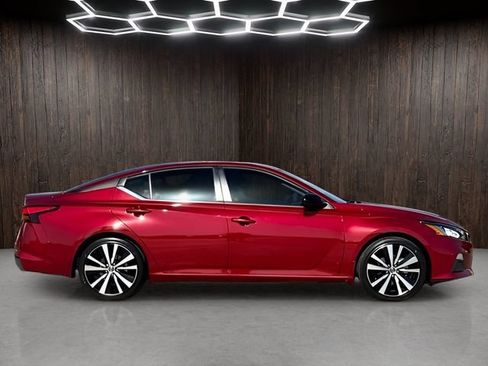 Used 2022 Nissan Altima 2.5 SR FWD image 8