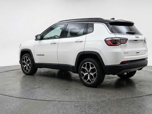 Used 2025 Jeep Compass Limited image 6