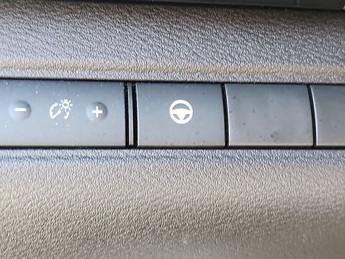 Used 2024 Nissan Pathfinder SV AWD/4WD image 25