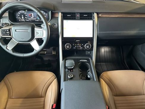 Certified 2025 Land Rover Discovery Dynamic SE AWD/4WD image 12