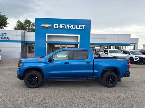 Used 2023 Chevrolet Silverado 1500 Custom Trail Boss AWD/4WD image 1